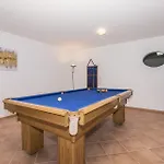 Mar *